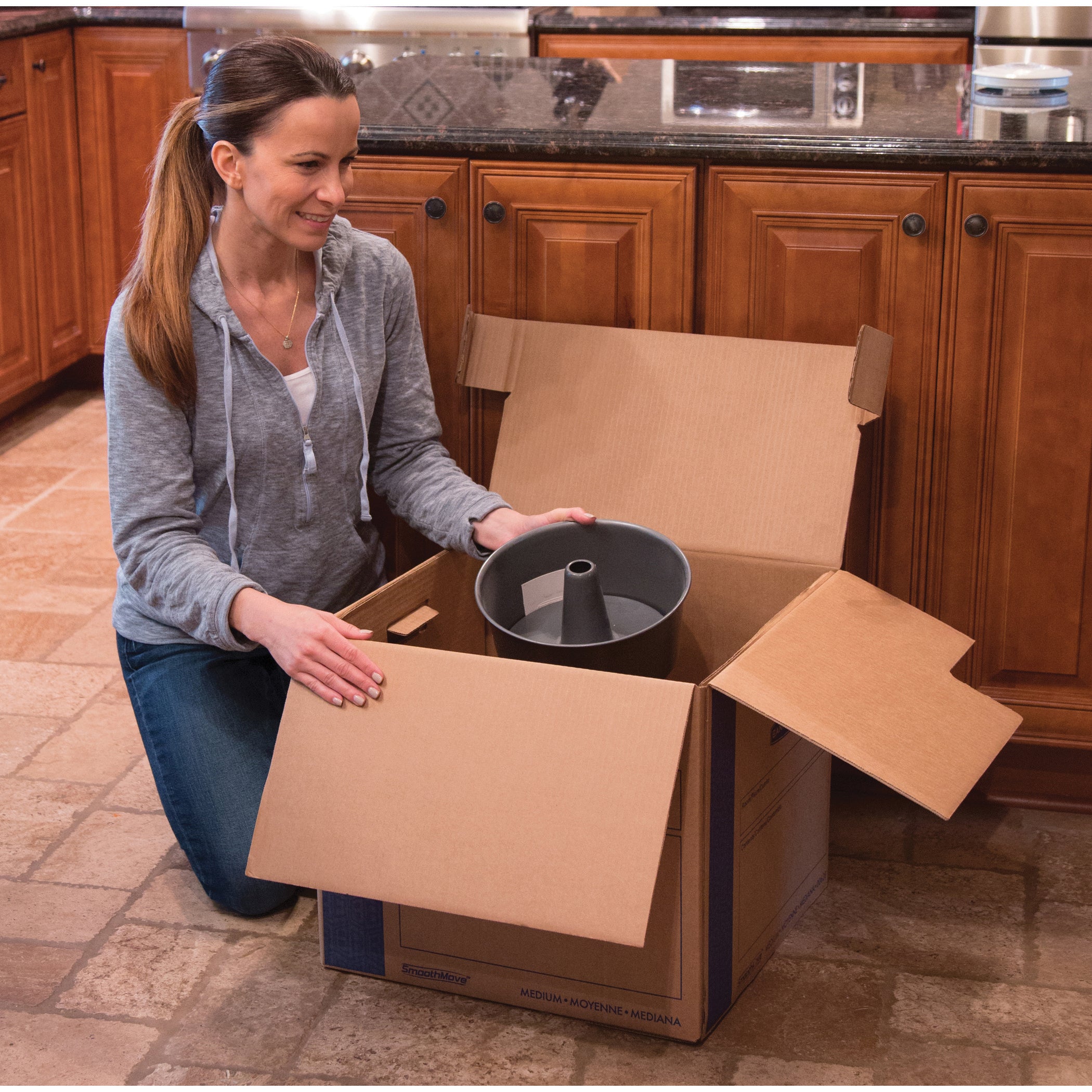 Wholesale Bankers Boxes: Discounts on Fellowes Bankers Box SmoothMove&trade; Prime Moving Boxes, Medium FEL0062801
