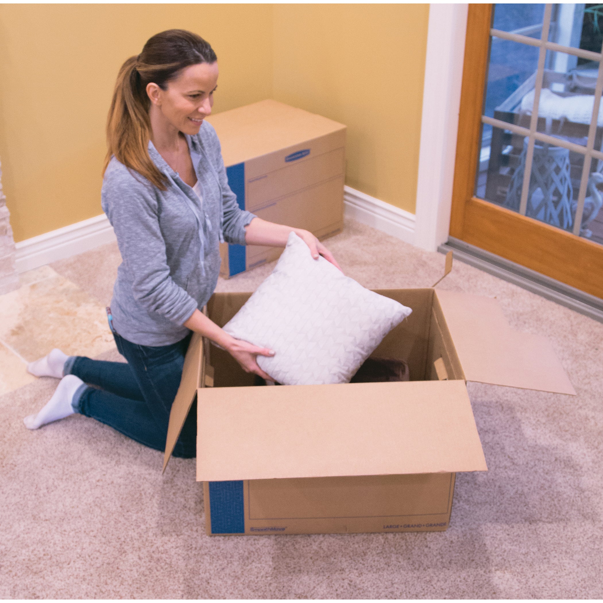 Wholesale Moving Boxes: Discounts on Fellowes Bankers Box SmoothMove&trade; Prime Moving Boxes, Large FEL0062901