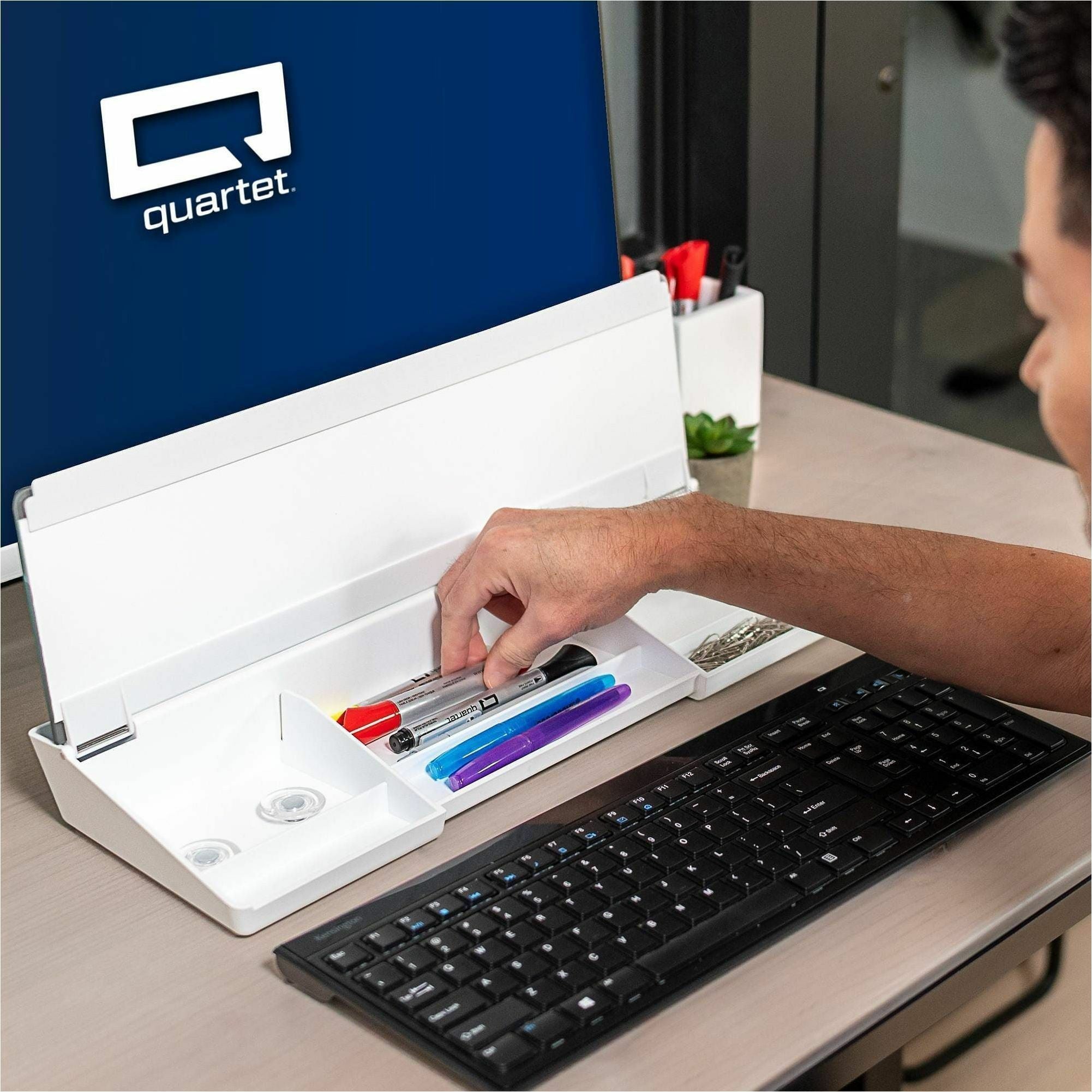 Quartet Flip-Top Glass Dry-Erase Desktop Pad